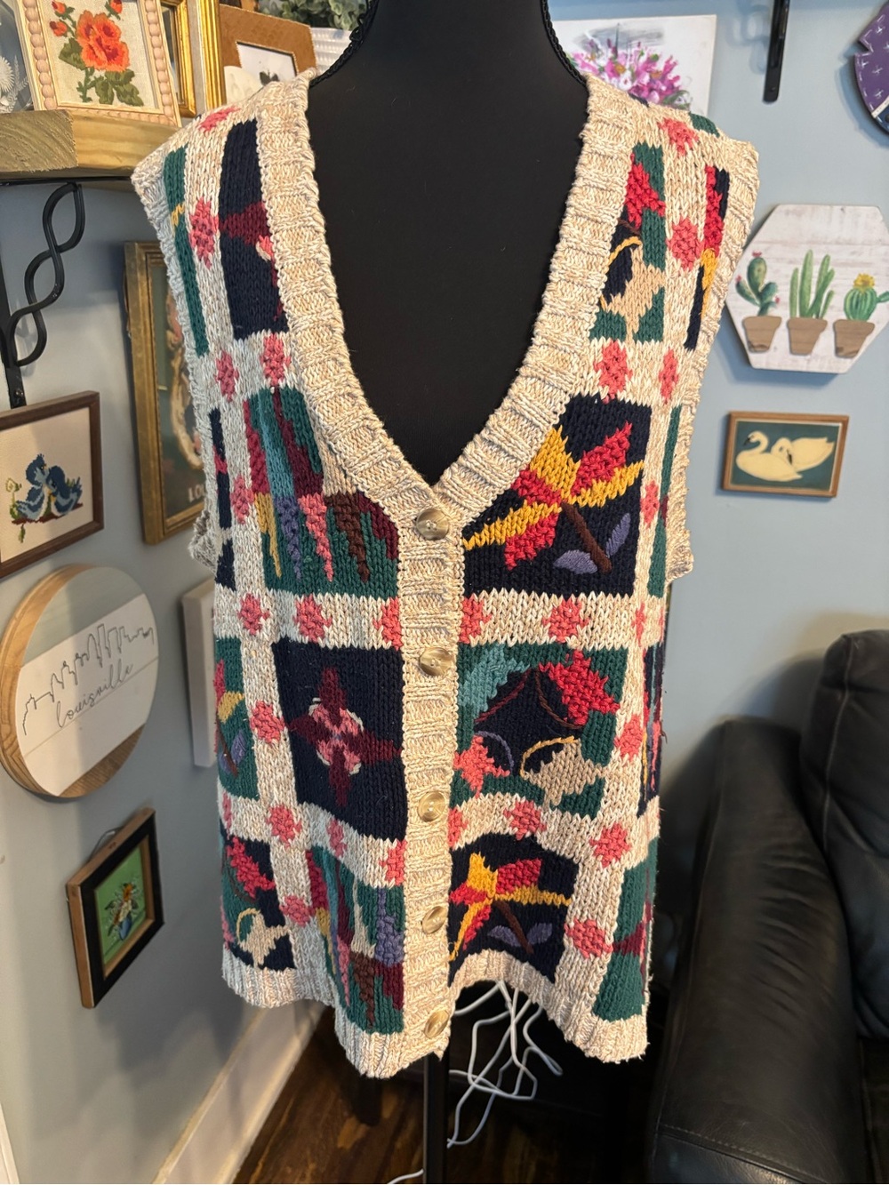 Vtg white stag womens S cardigan sweater vest colorful design cottagecore granny
